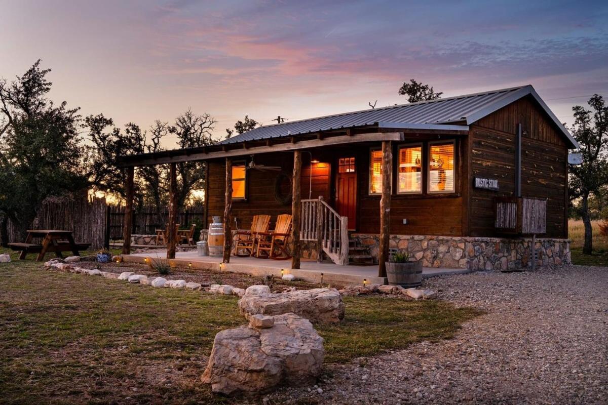 Rockin' R - Rustic Star Cabin Φρέντερικσμπεργκ Εξωτερικό φωτογραφία