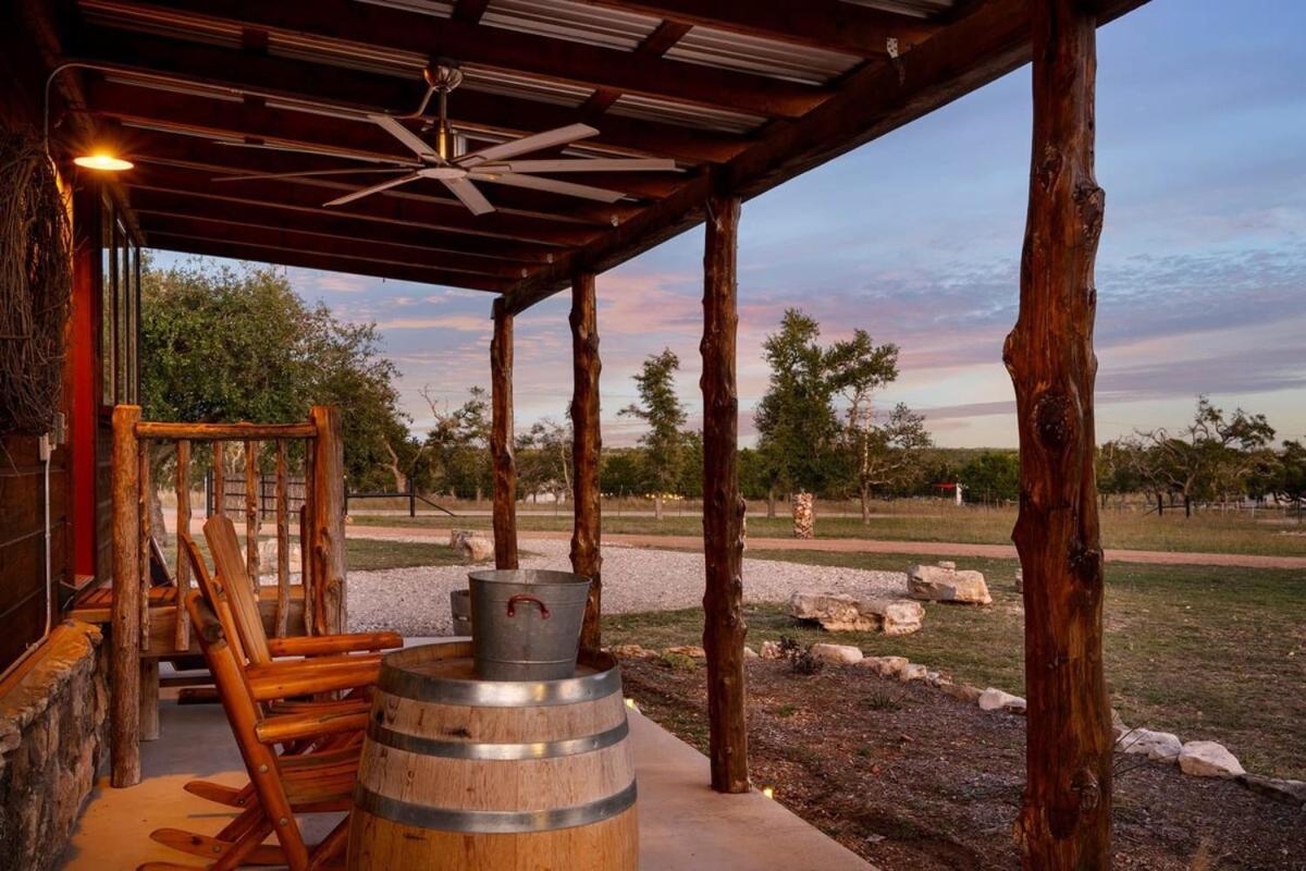 Rockin' R - Rustic Star Cabin Φρέντερικσμπεργκ Εξωτερικό φωτογραφία