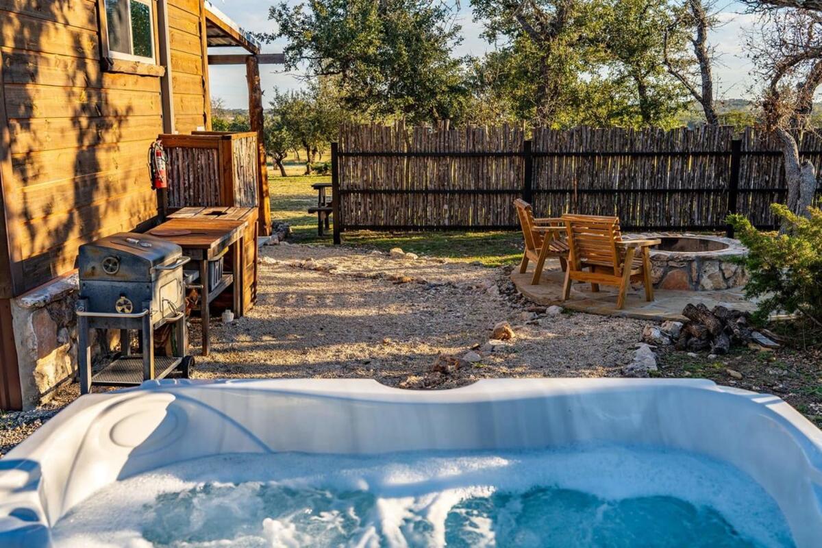 Rockin' R - Rustic Star Cabin Φρέντερικσμπεργκ Εξωτερικό φωτογραφία