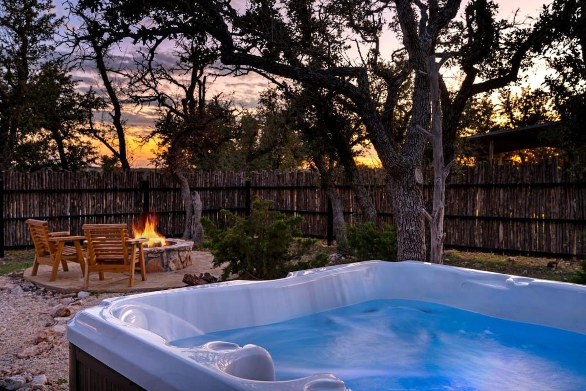 Rockin' R - Rustic Star Cabin Φρέντερικσμπεργκ Εξωτερικό φωτογραφία